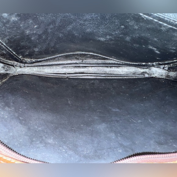 Burberrys Shoulder Bag - Picture 9 of 10